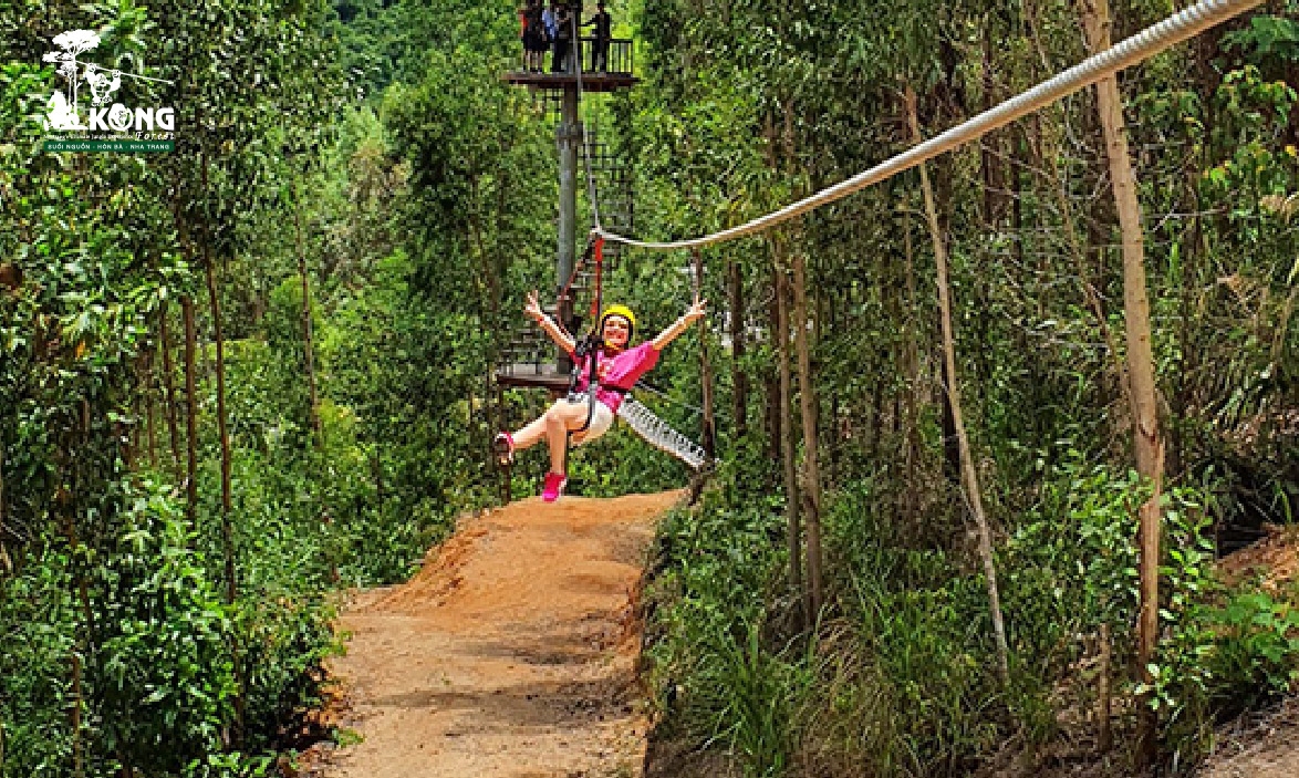 Combo 1: Trượt cáp trong rừng ( Zipline Canopy Tour) và lái xe địa hình trong rừng ( ATV Extreme Tour)