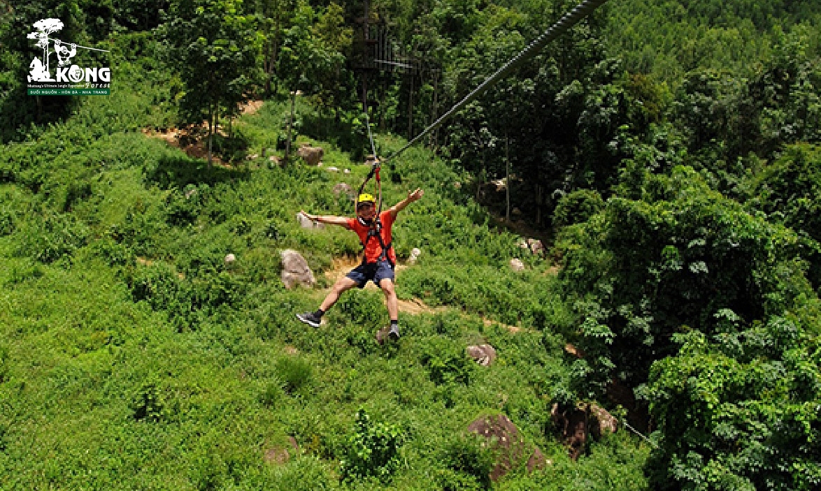 Combo 1: Trượt cáp trong rừng ( Zipline Canopy Tour) và lái xe địa hình trong rừng ( ATV Extreme Tour)