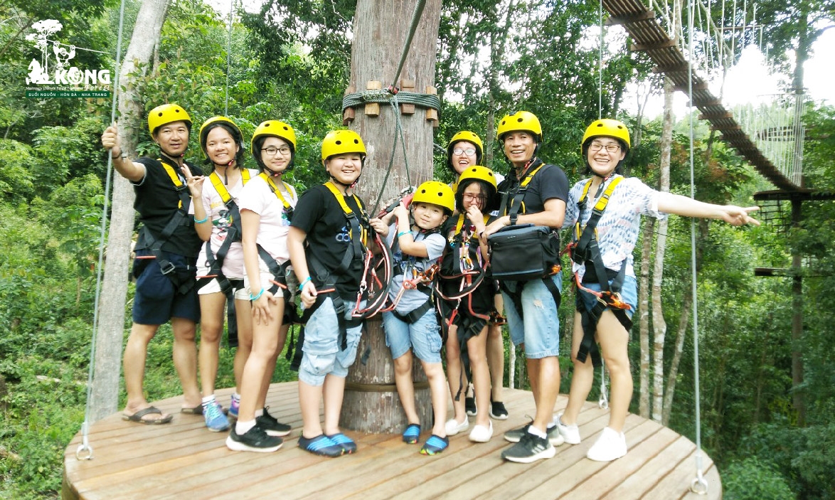 Combo 1: Trượt cáp trong rừng ( Zipline Canopy Tour) và lái xe địa hình trong rừng ( ATV Extreme Tour)