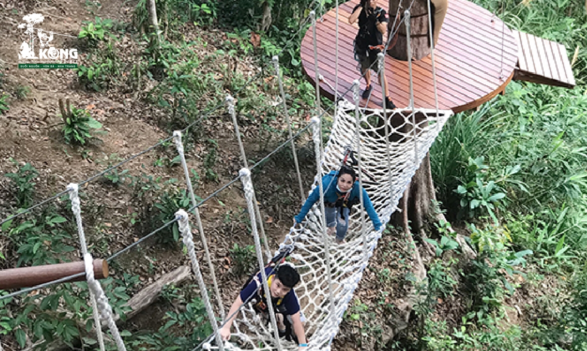 Combo 1: Trượt cáp trong rừng ( Zipline Canopy Tour) và lái xe địa hình trong rừng ( ATV Extreme Tour)