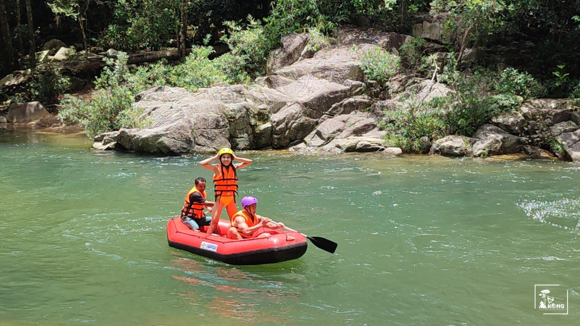 Chèo thuyền vượt thác ( Rafting Tour)